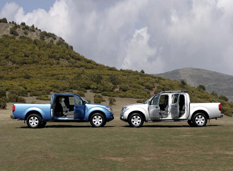 Nissan Navara Double Cab 2005 года  (фото 2 из 10)